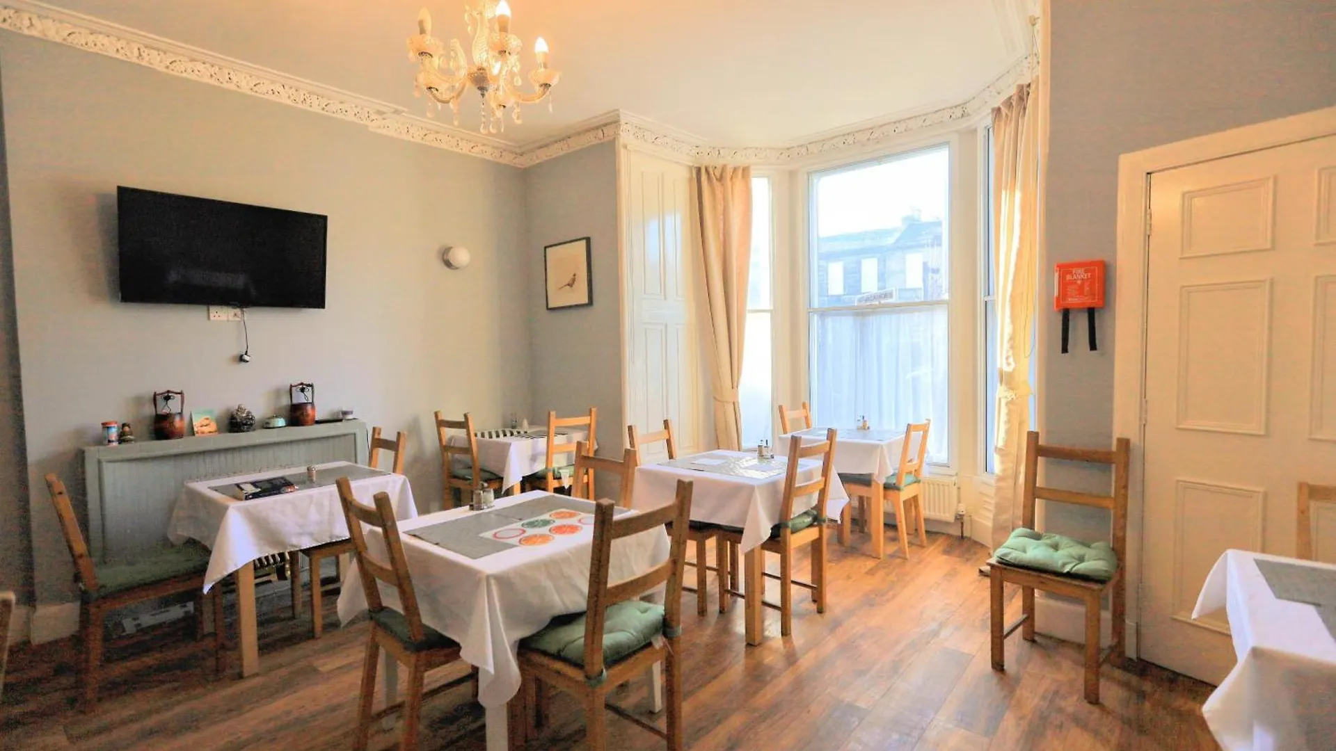 לינה וארוחת בוקר Edinburgh Holiday Guest House