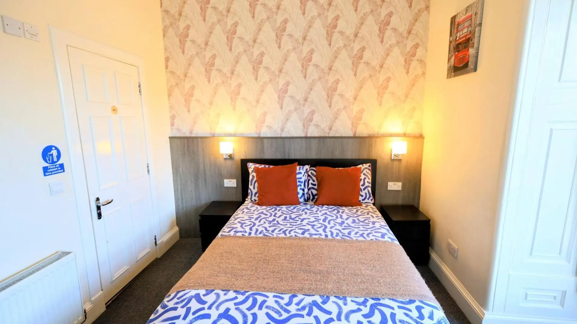לינה וארוחת בוקר Edinburgh Holiday Guest House