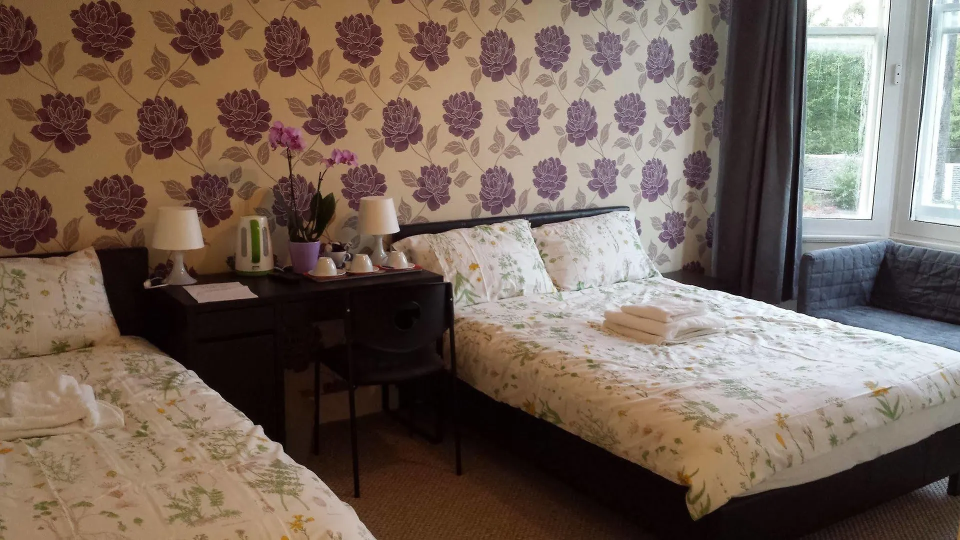 Edinburgh Holiday Guest House 3*,