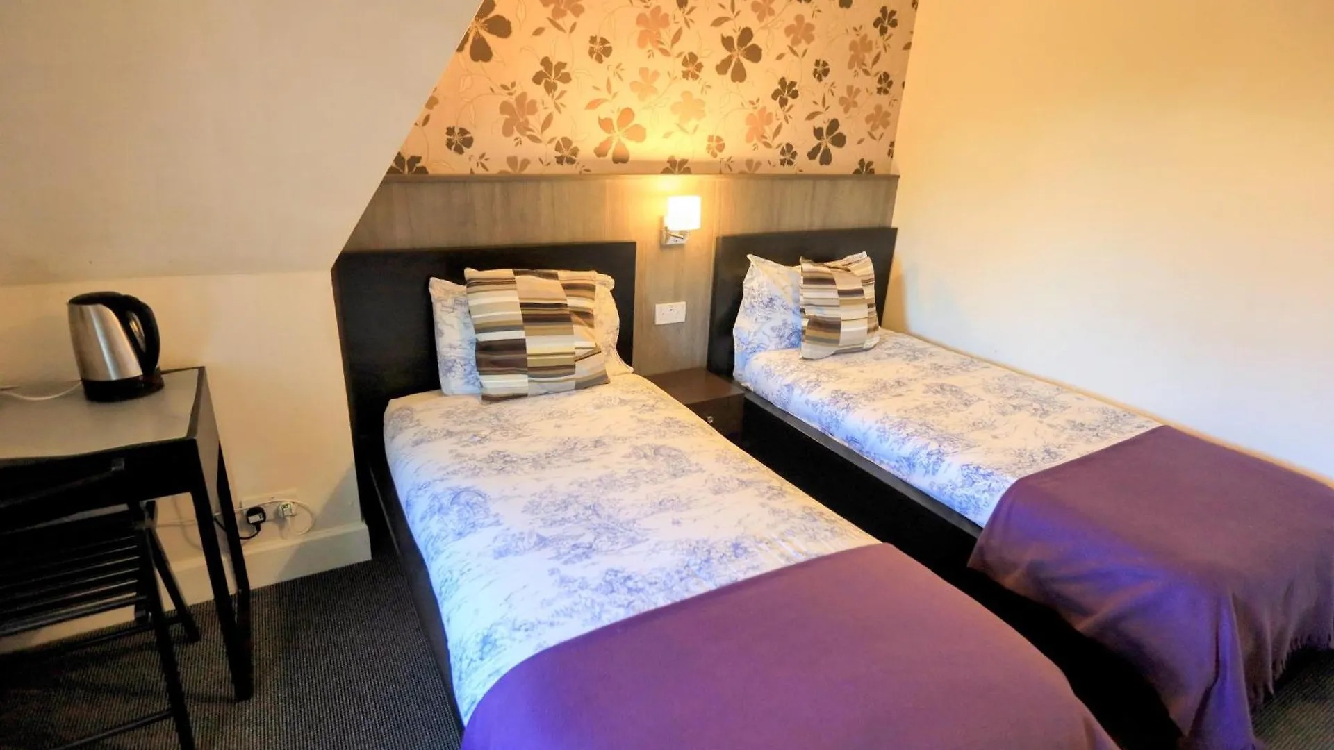 Edinburgh Holiday Guest House 3*,